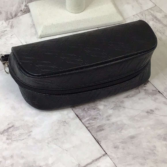 Oakley Black Eyeglass Case - Picture 2 of 4